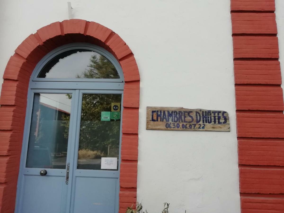 La Gare De Millas Chambres D'Hotes Екстер'єр фото